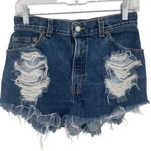 Levi's 550 Frayed Denim Shorts cut offs size 8 relaxed fit tapered leg